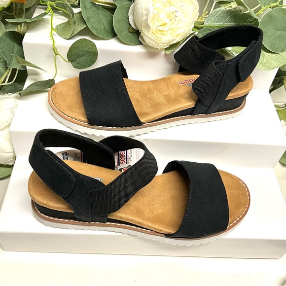 Skechers Womens Desert Kiss Black Ankle Strap Heel Wedge Sandals Shoes NWT - Picture 3 of 8